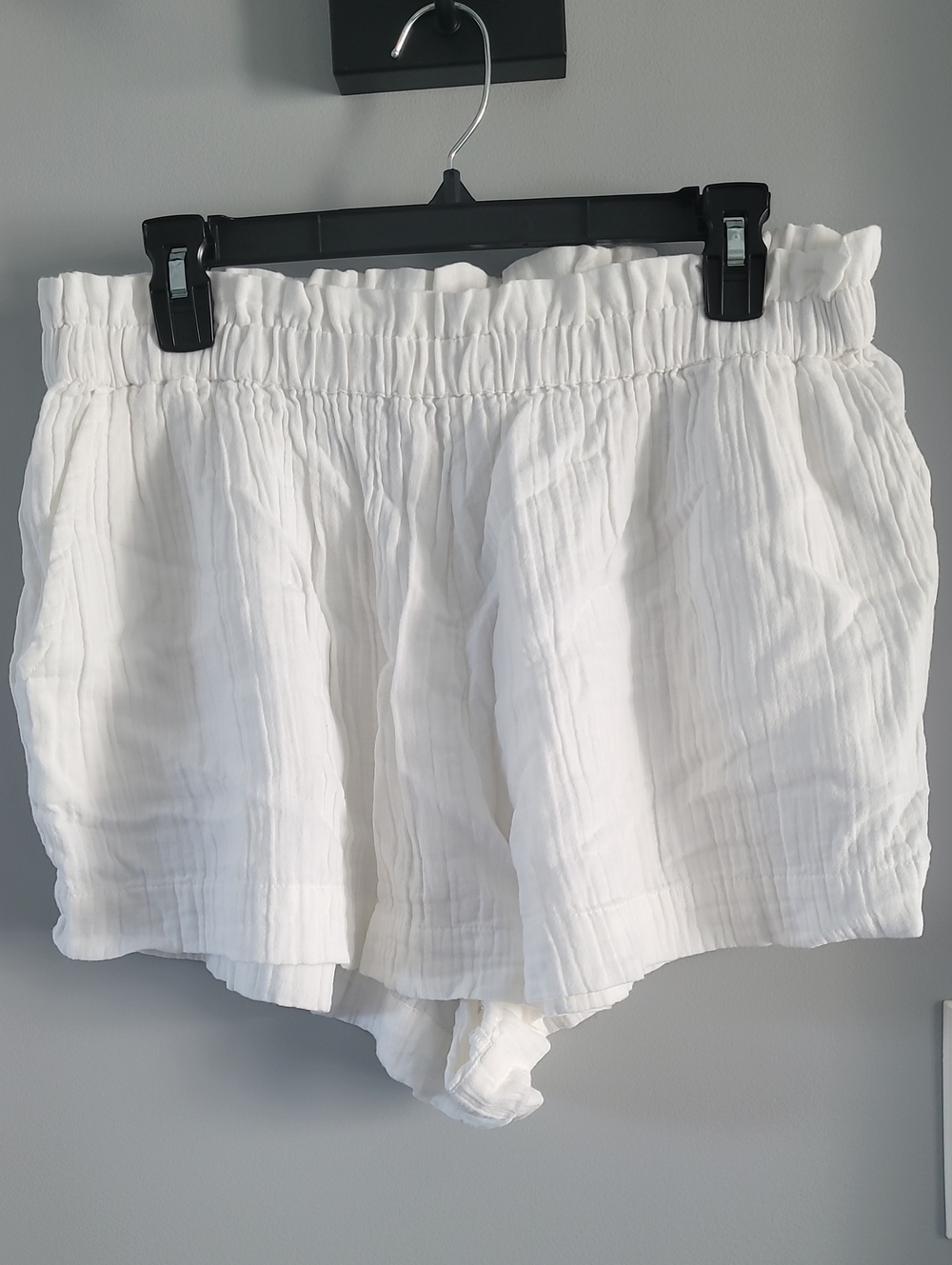 Roxy White Elastic Waist Gauze Shorts